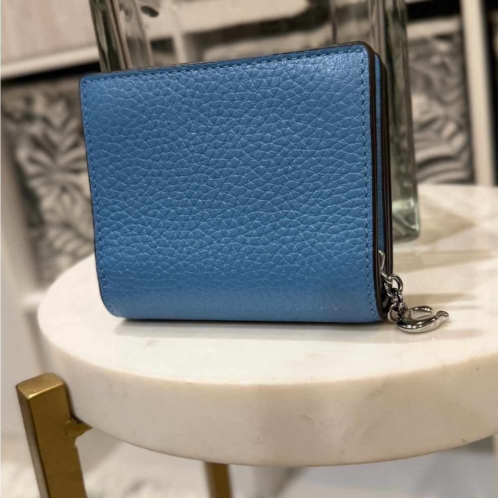 Coach Small Zip Around Wallet – Pebbled Leather – Light Blue - Picture 10 of 13